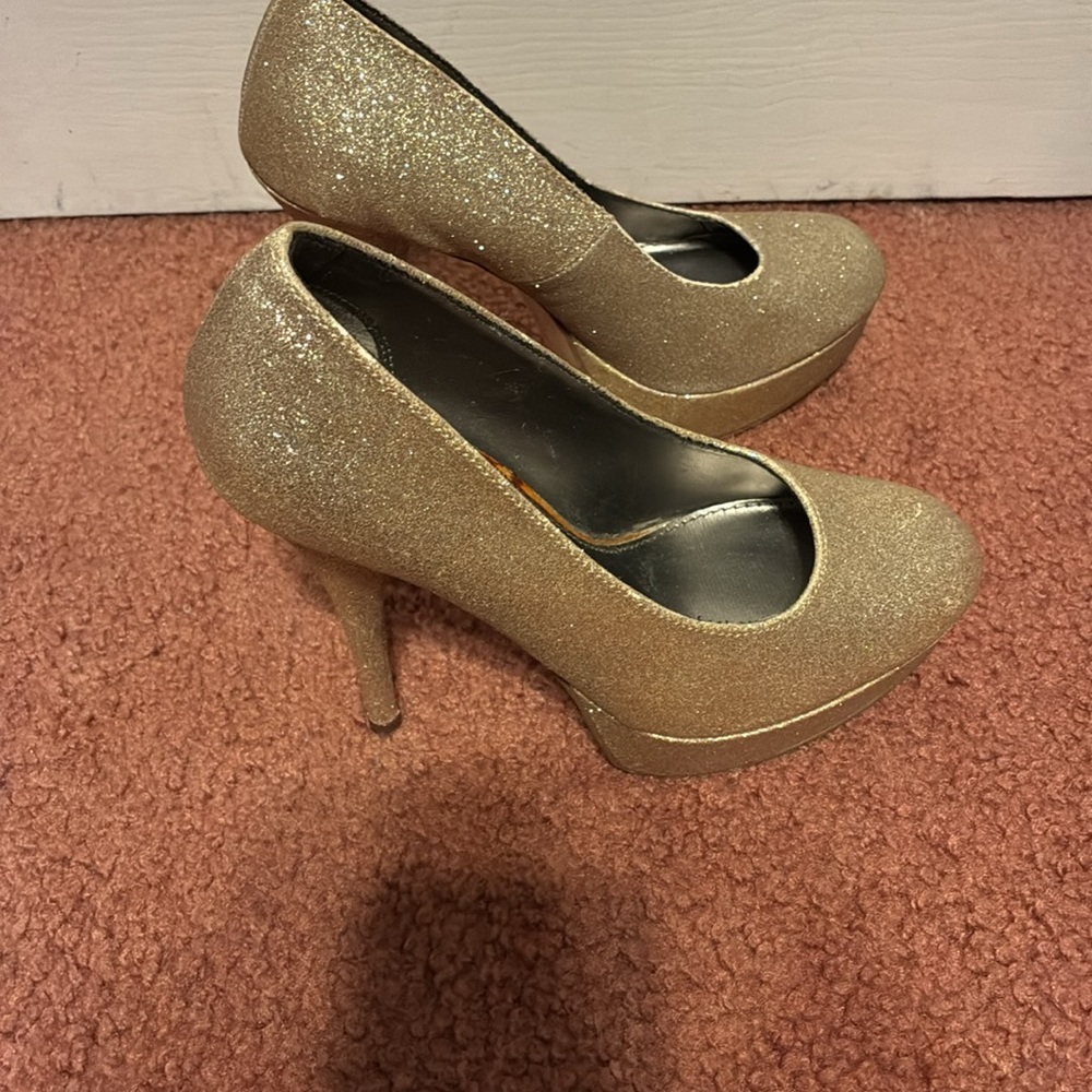 Vintage Trash Gold Glitter Women's Heels - Picture 5 of 10